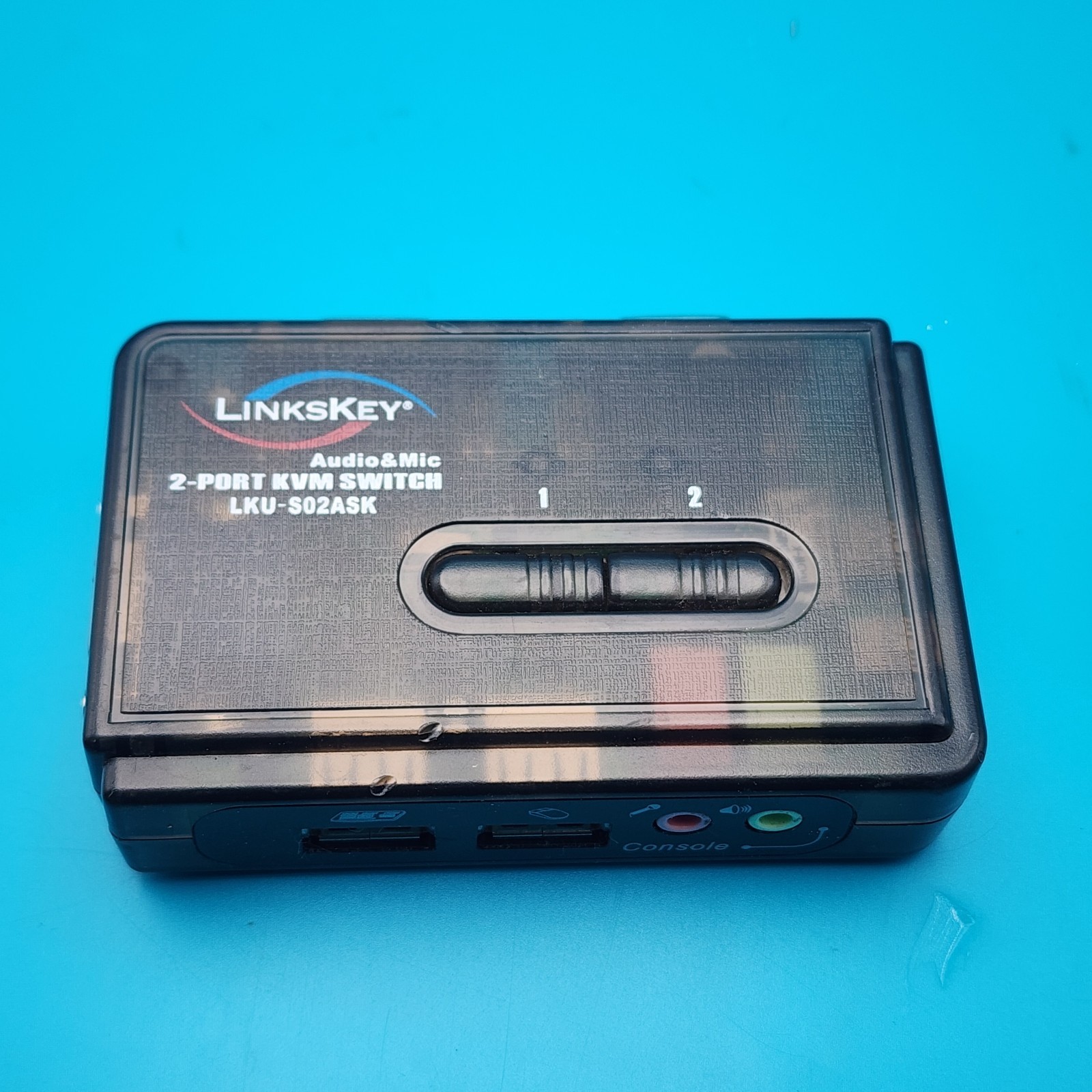 Linkskey  2-Port VGA USB KVM Switch Audio Mic LKU-S02ASK