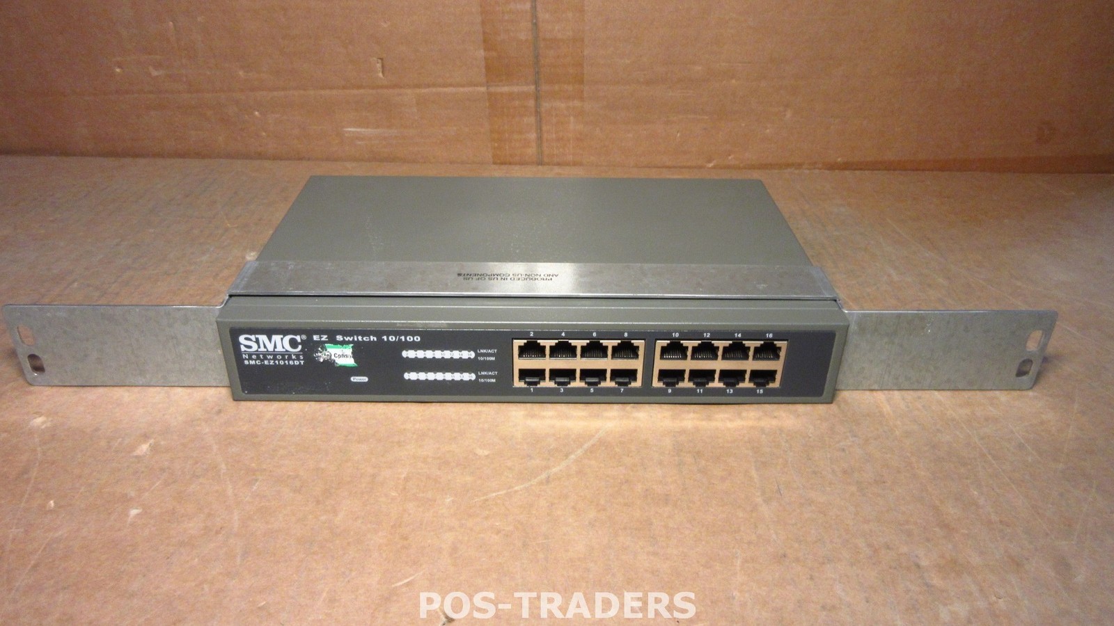 SMC SMC-EZ1016DT Networks EZ 16-Port 10/100 Ethernet Switch EZNET-16SW INCL RM