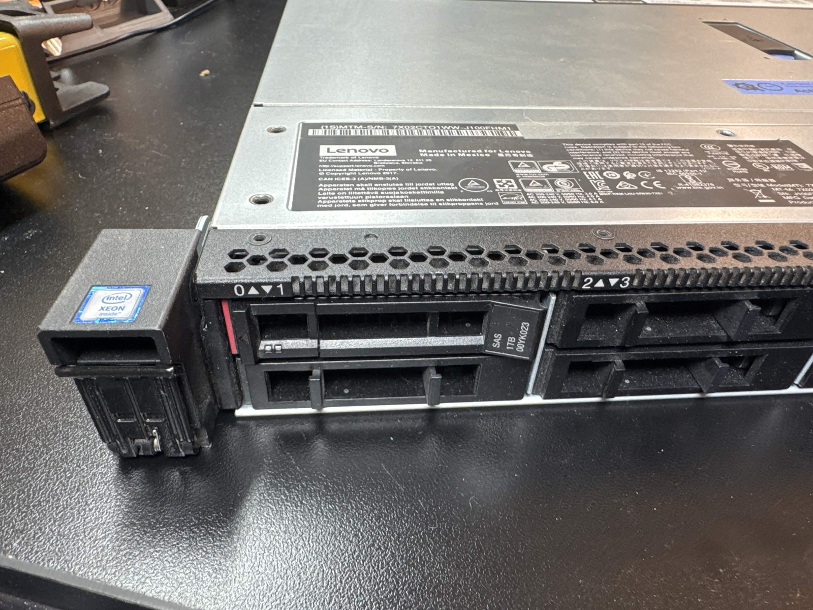Lenovo ThinkSystem SR630 1U Server Xeon Silver 4110 16GB 1TB SAS 750W - NOS