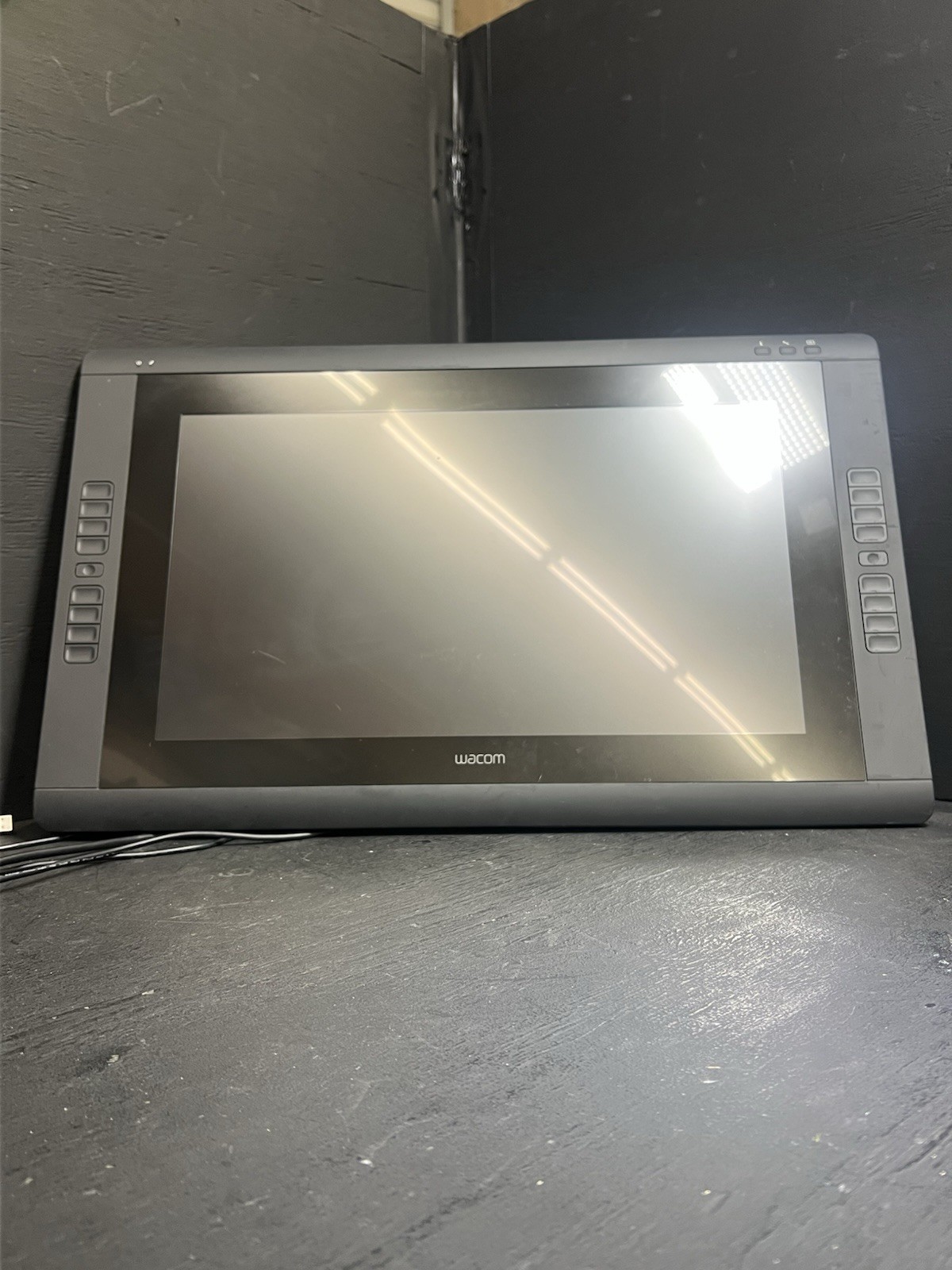 Wacom Cintiq 22HD 21.5" Creative Pen Display With Stand And Cables DTK-2200/K
