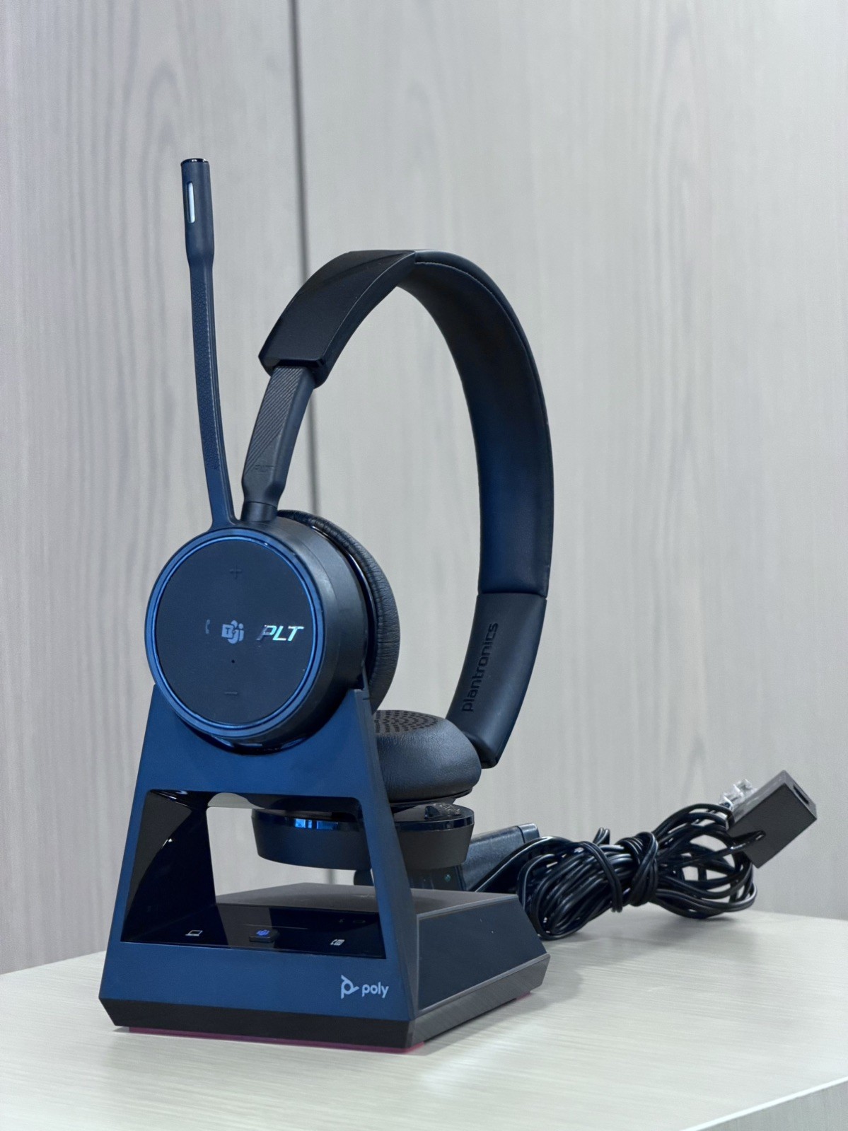 Poly Voyager 4220 Office 300ft Long Range Stereo Bluetooth Headset Phone 