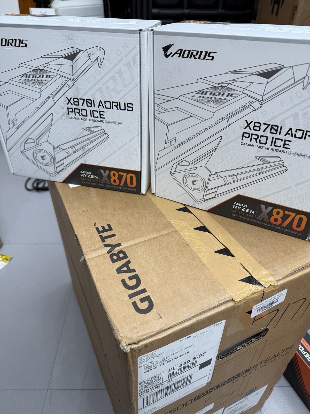 GIGABYTE Ultra Durable X870I AORUS PRO ICE Gaming Desktop Motherboard Brand new