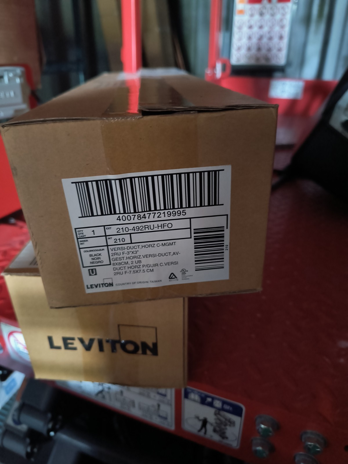 NEW IN BOX Leviton 210-492RU-HFO VERSI-DUCT-HORZ C-MGMT 2RU F-"3x3" Cable Mgmt