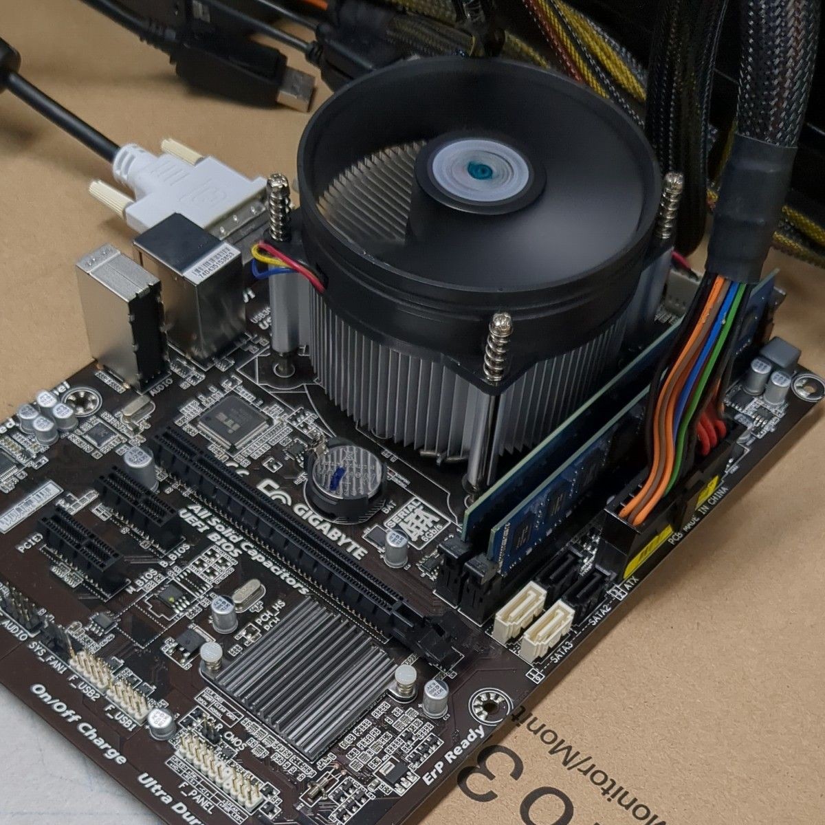 GIGABYTE GA-H81M-D3V Motherboard with Intel i5-4440 CPU 8GB RAM