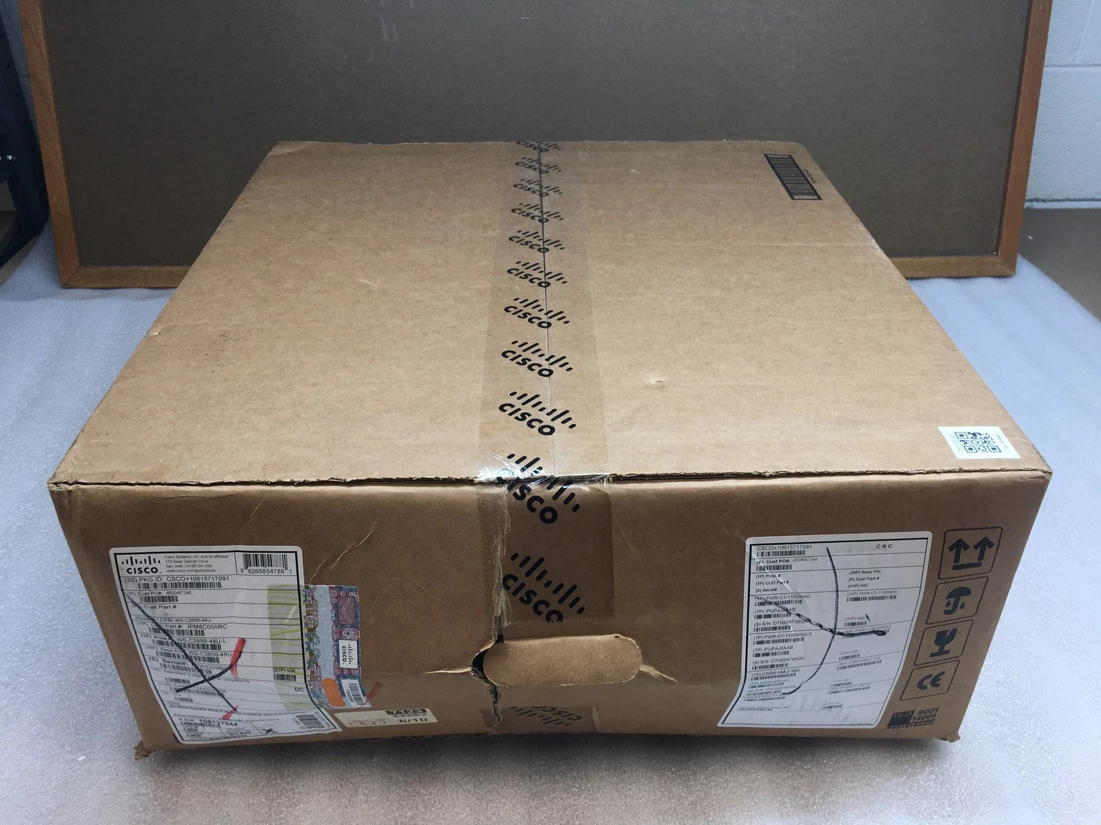 Cisco Catalyst WS-C3850-48U-L 48-Port Gigabit Ethernet Switch OPEN BOX