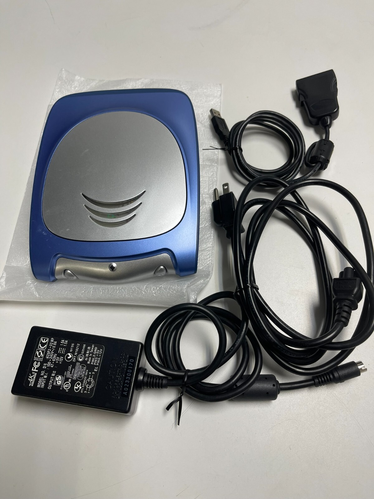 LITEON CXR-2X40B Portable External CD-RW Drive 40X12X40 +USB Cable +AC Adapter