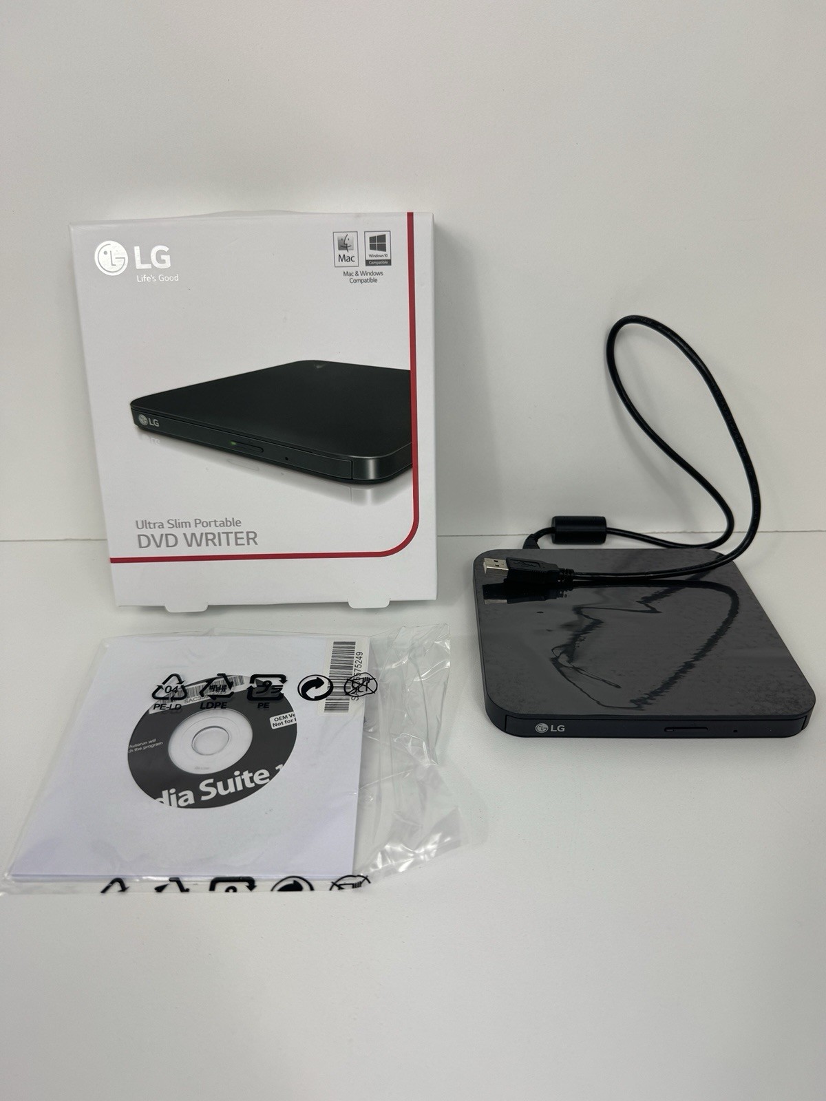 LG SP80NB60 Ultra Slim Portable DVD Writer – USB 2.0, M-DISC, Mac & Windows Comp