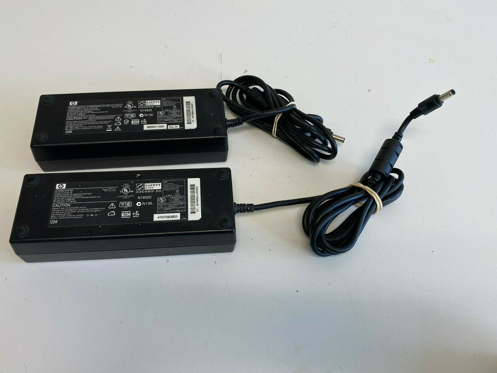 ZZ4: Lot of 2 HP AC ADAPTER  PPP017L  PA-1121-12H