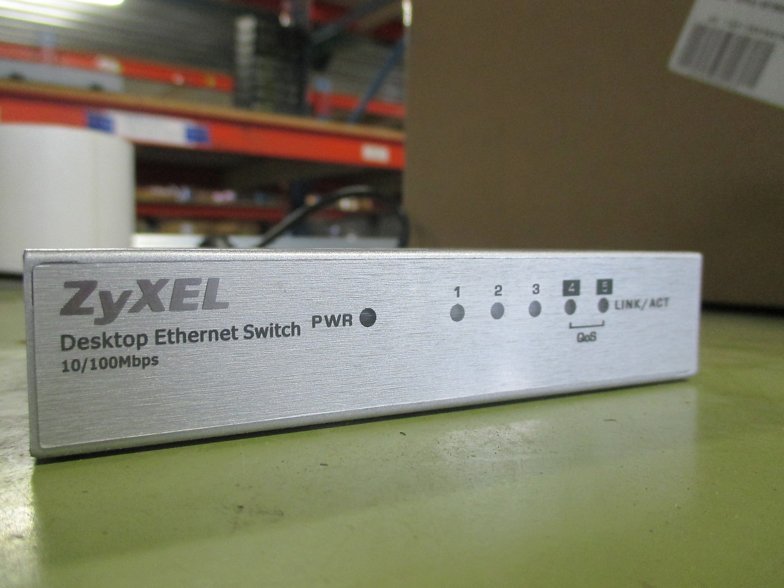 ZyXEL ES105A 5-Port Fast Ethernet Switch 10/20/100/200Mbps