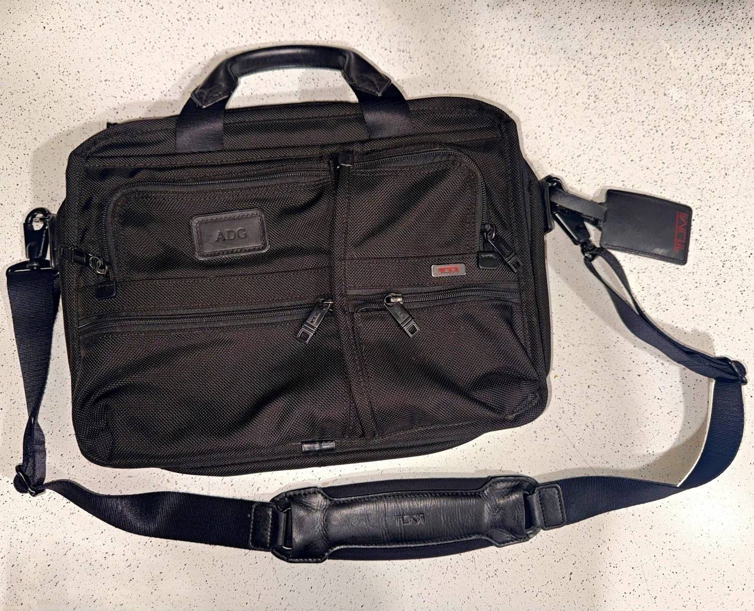 Tumi Black Ballistic Nylon Messenger Laptop Bag 17in Padded 17.5x12.75