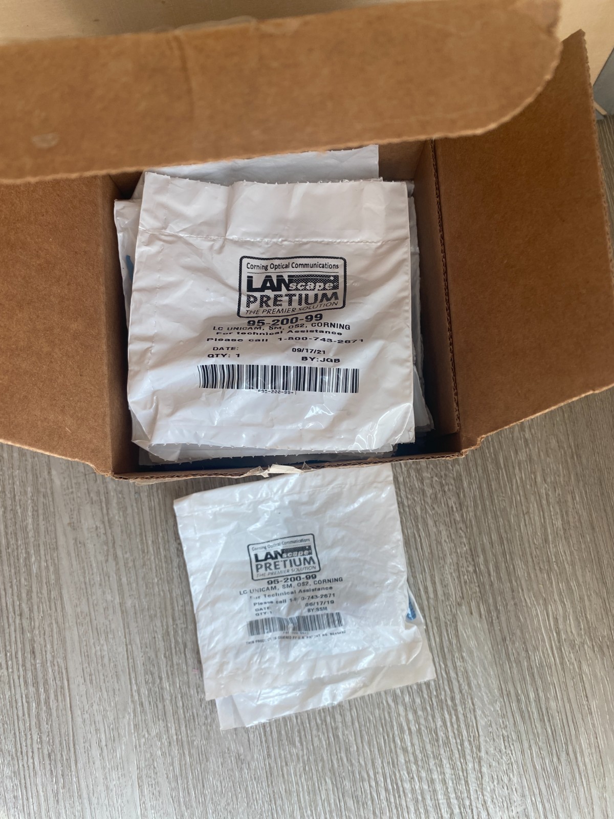 CORNING 95-200-99 LC Unicam, SM, OS -- new open box