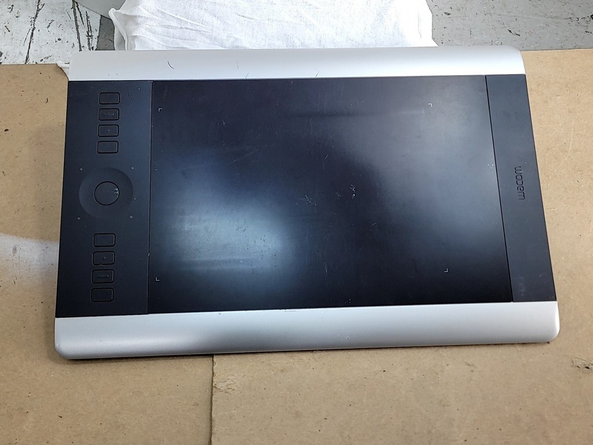 WACOM Intuos Pro Medium PTH-651 Graphics Tablet SEE NOTES