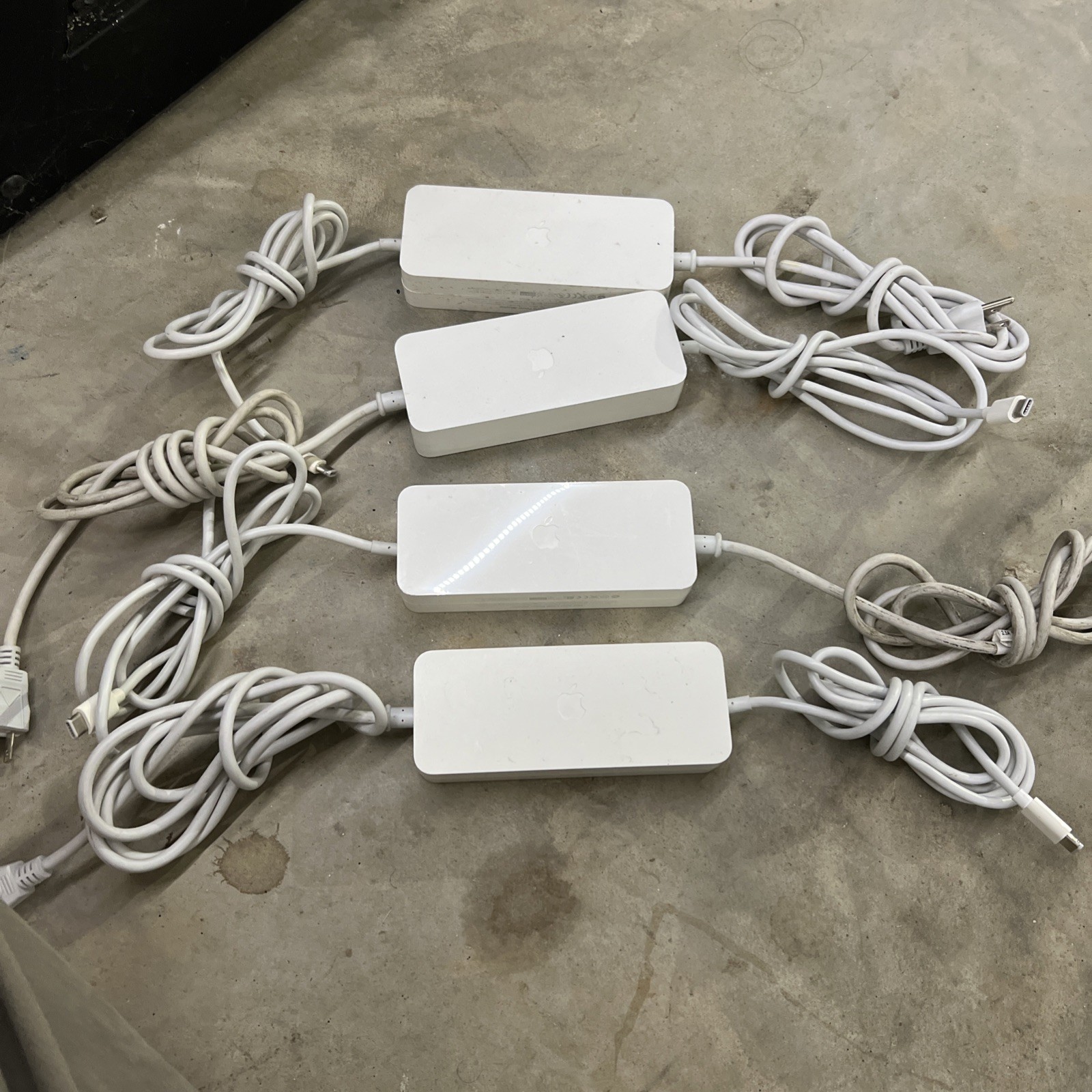 LOT of 4 Genuine Apple A1188 AC Power Adapter 18.5V 6.0A 110W for Mac Mini