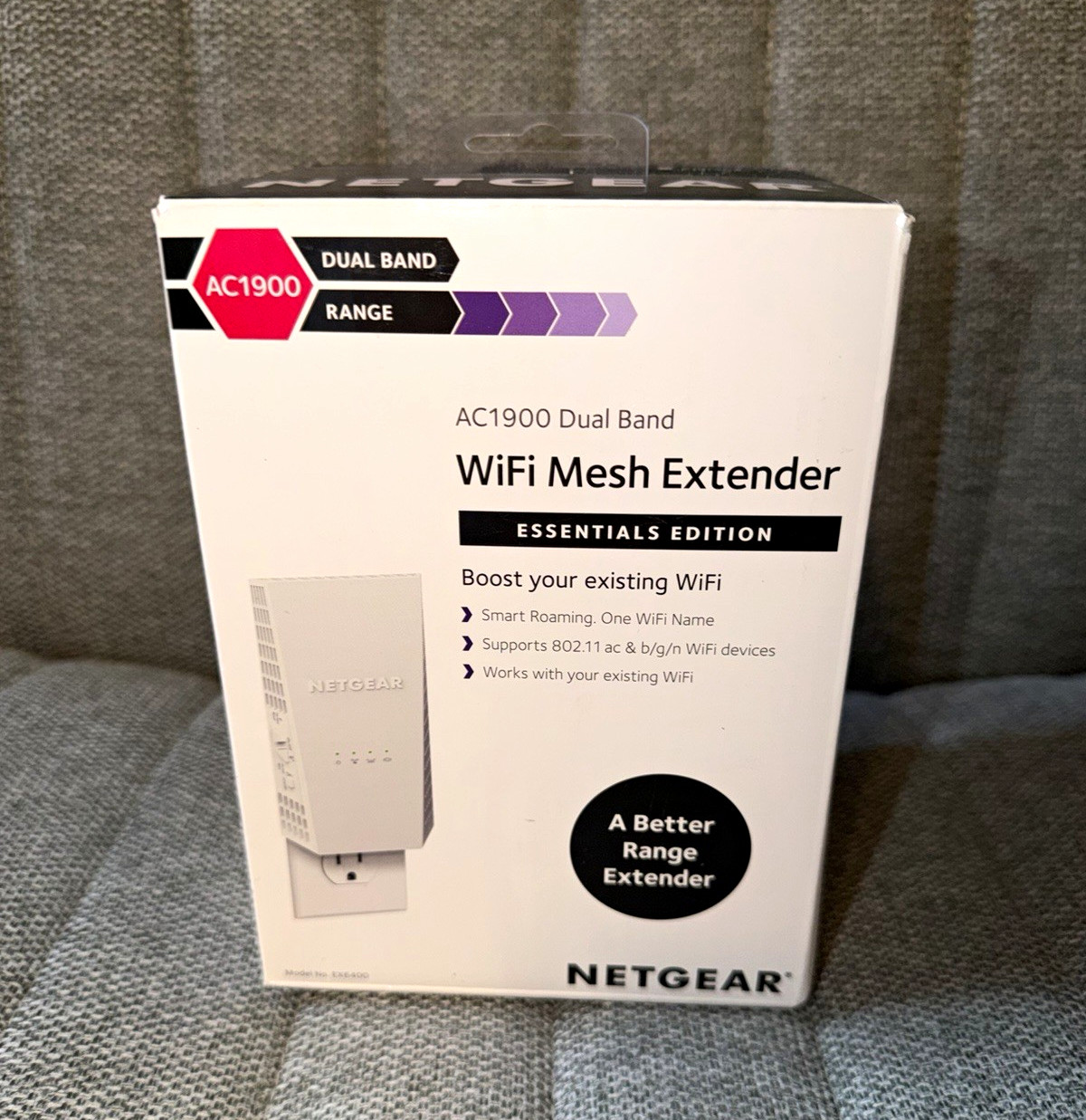 NETGEAR EX6400 AC1900 Dual-Band Mesh WiFi Range Extender Essentials Edition