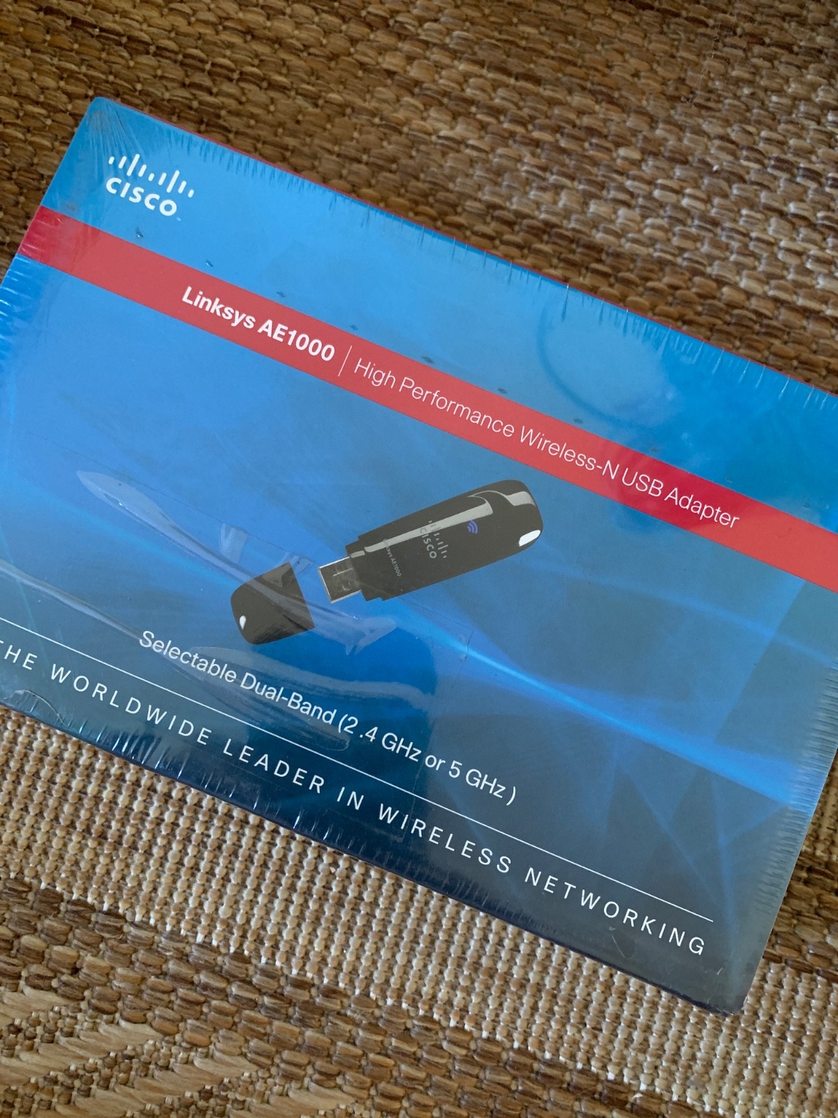 NEW Cisco Linksys AE1000 High Performance Wireless-N USB Adapter 2.4 5 GHz NEW