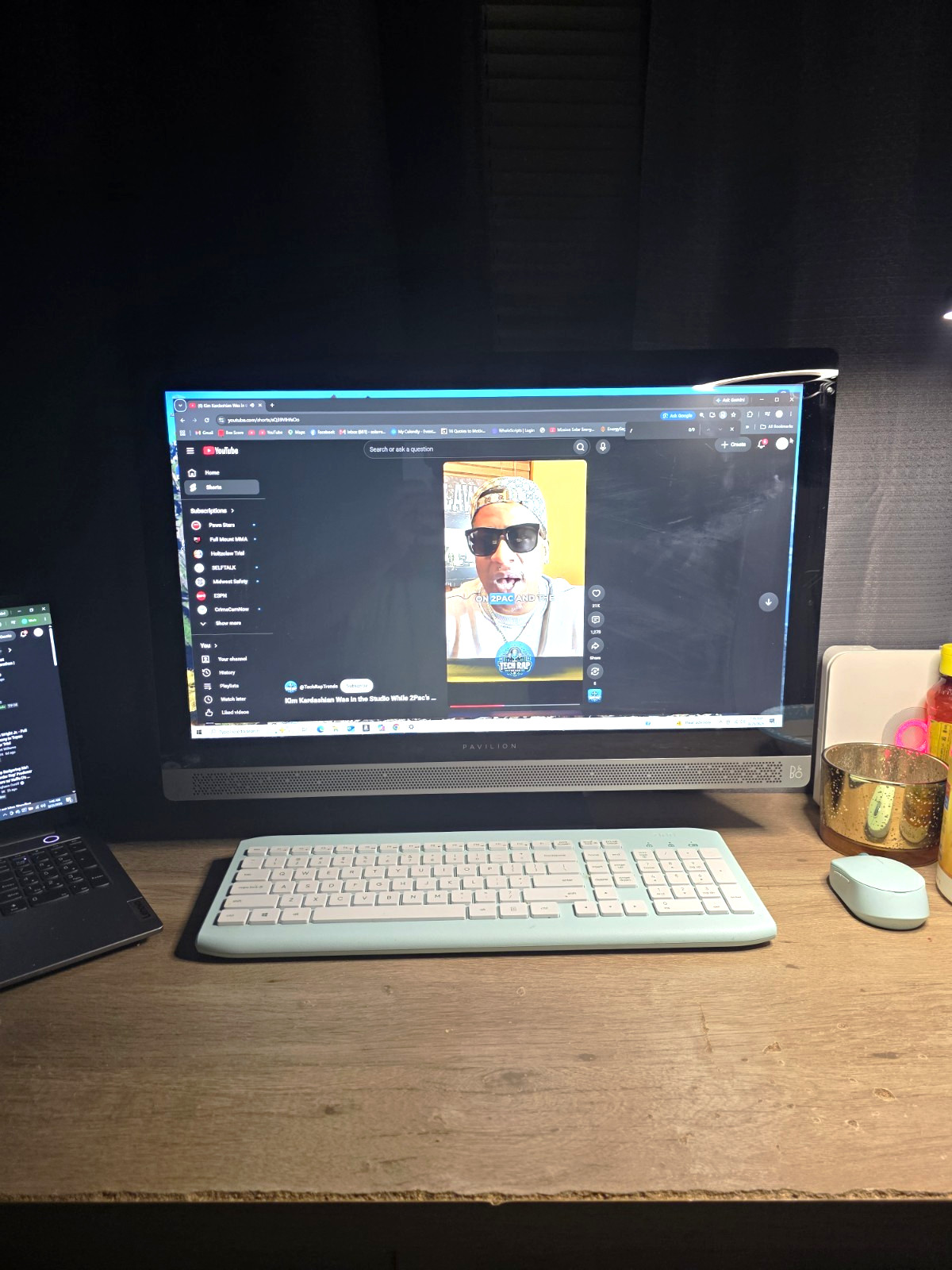 HP Pavilion 24" All-in-One 24-b010 AMD A9-9410 8GB 932GB HDD Win10 Webcam
