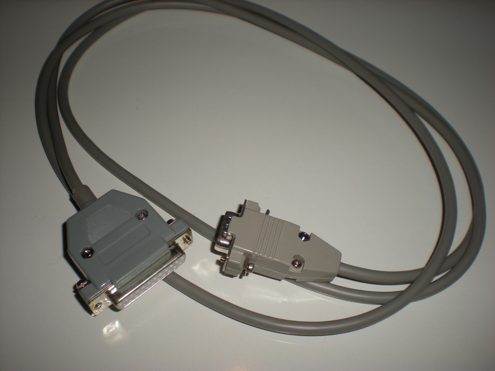 Amiga RGB monitor cable.  23-pin to 9-pin male.  Rare.  Opened but hardly used.