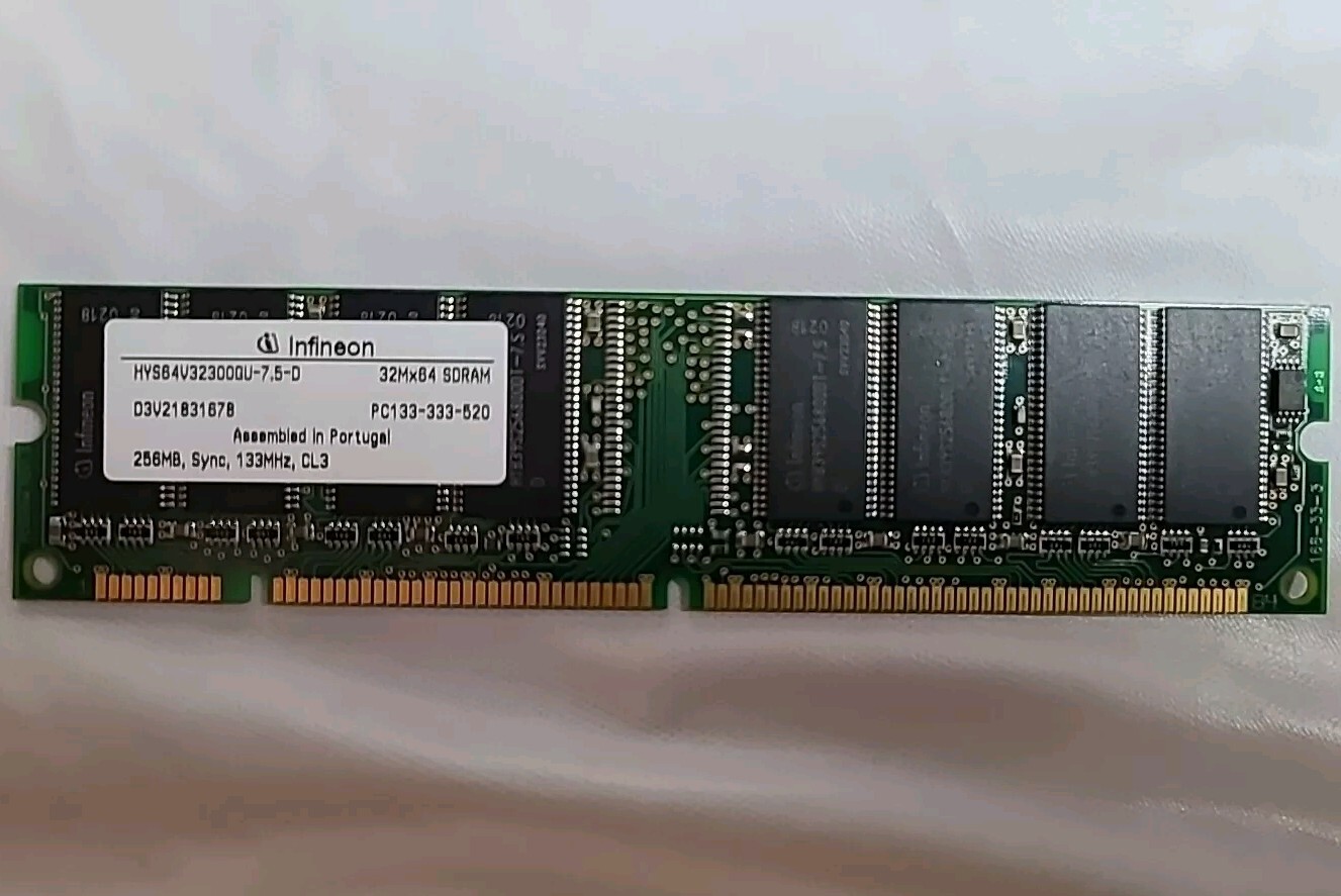 INFINEON HYS64V32300GU-7.5-D  32x64 SDRAM 256MB 133MHz CL3