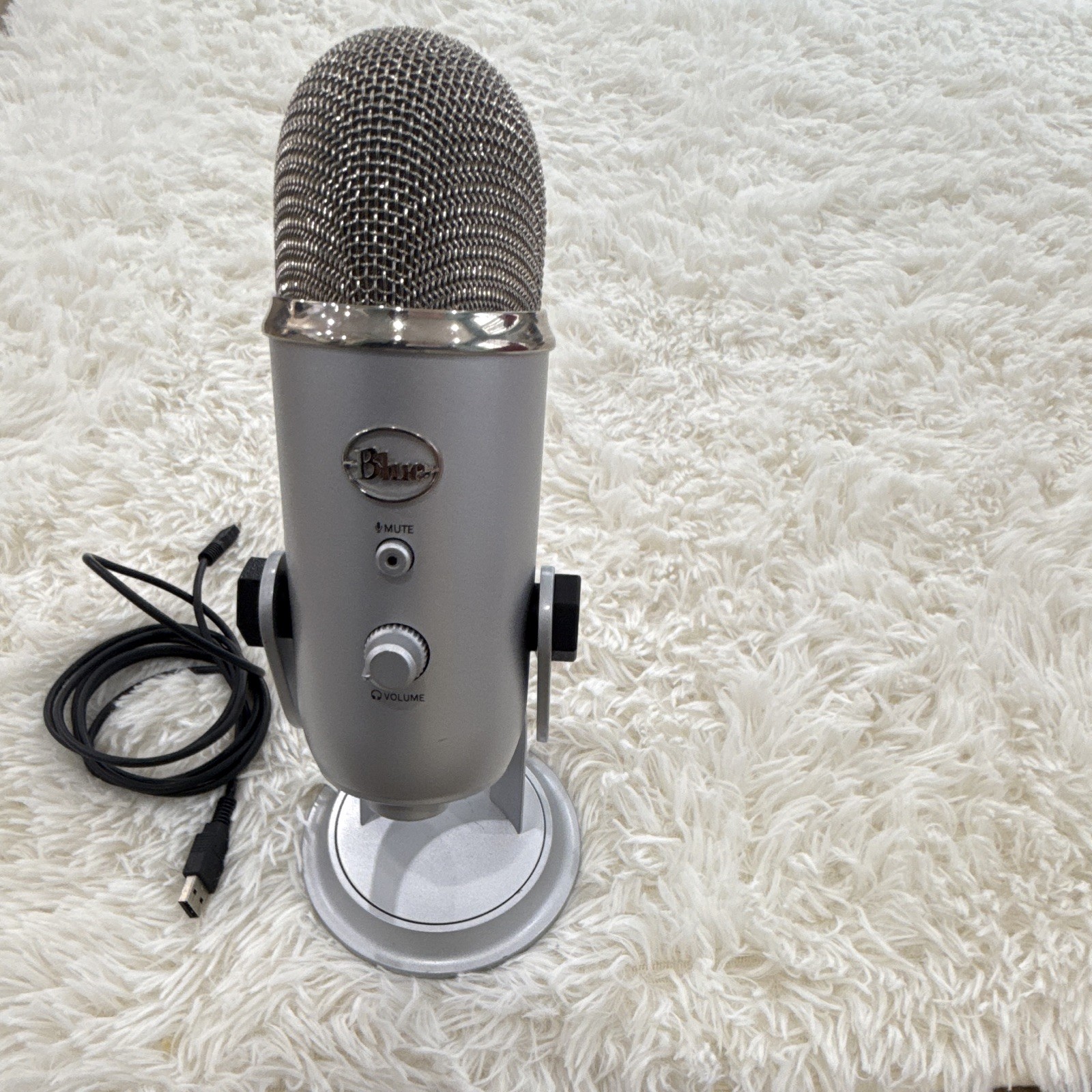 Blue Yeti USB Wired Silver Condenser Microphone w/ Stand, Mute & Volume