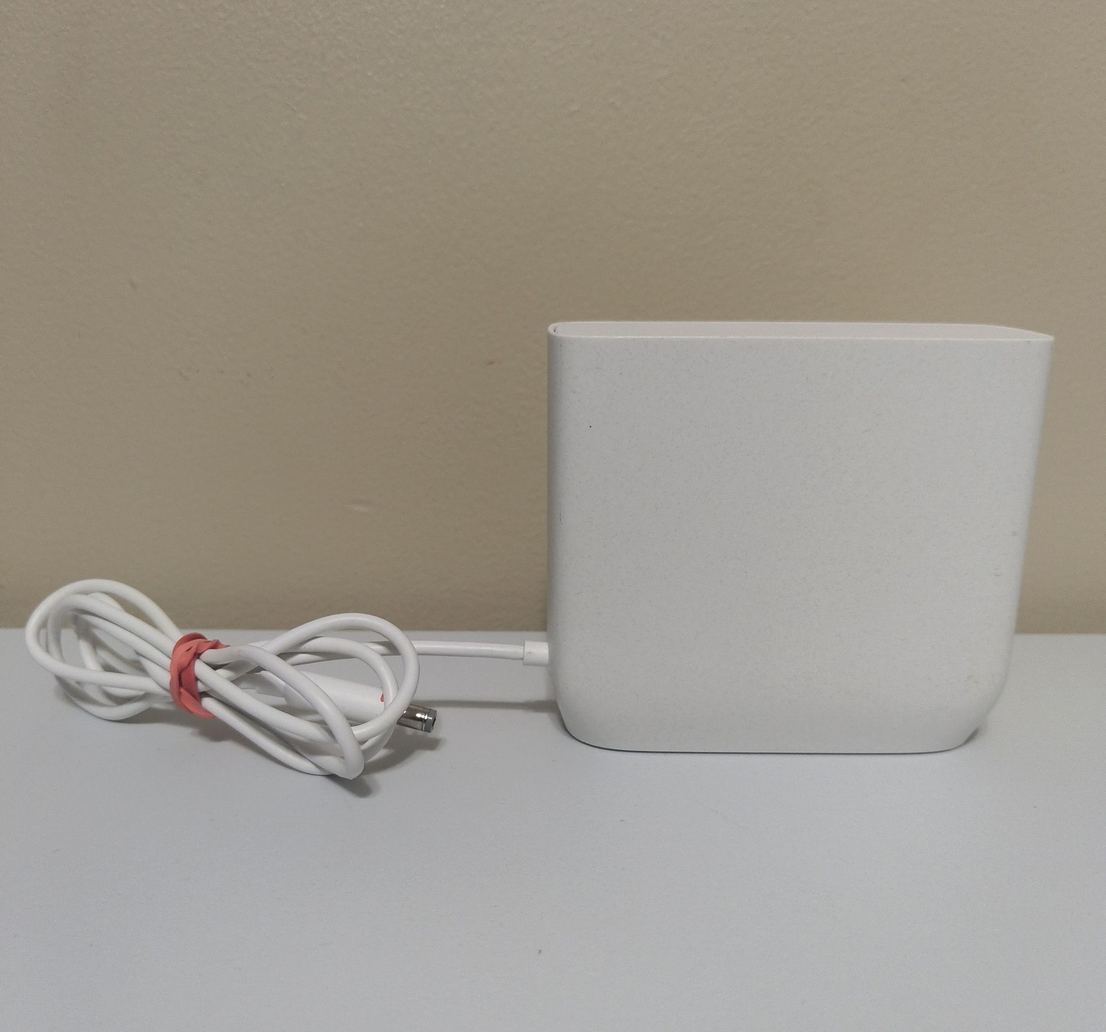 Xfinity Storm-Ready WiFi Extender Battery Backup Only XBBLE-WN