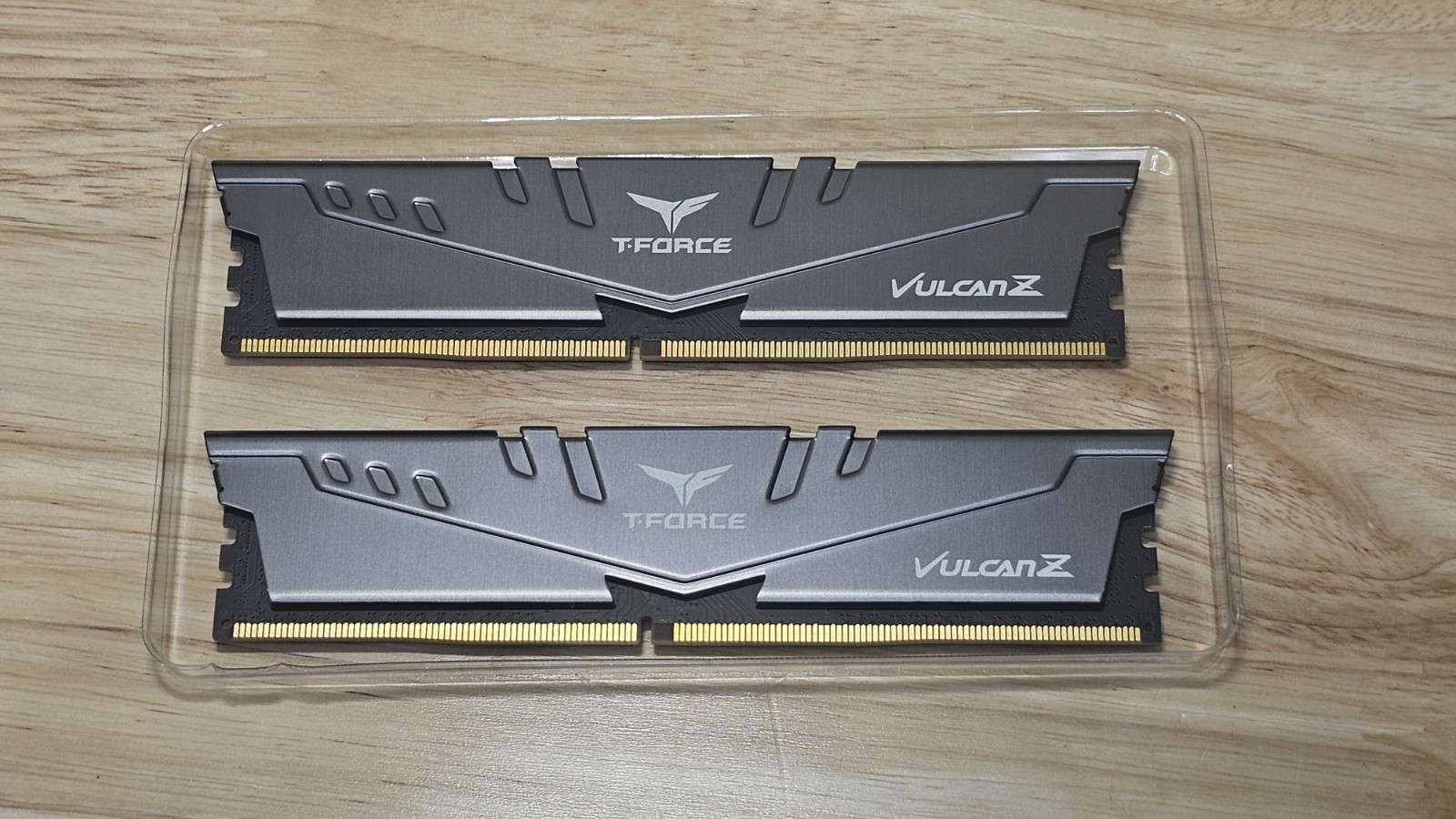 Team T-FORCE VULCAN Z 16GB 2x8GB DDR4 RAM 3200MHz TLZGD48G3200HC16CBK