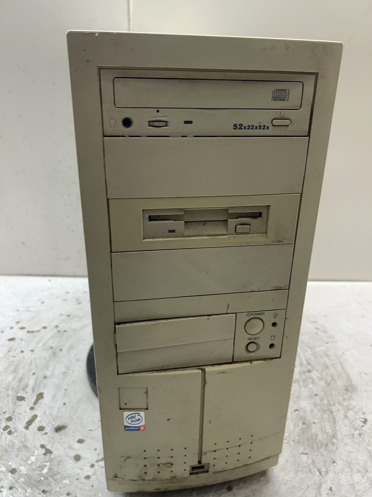 Vintage Beige ATX Desktop Computer Sleeper Case