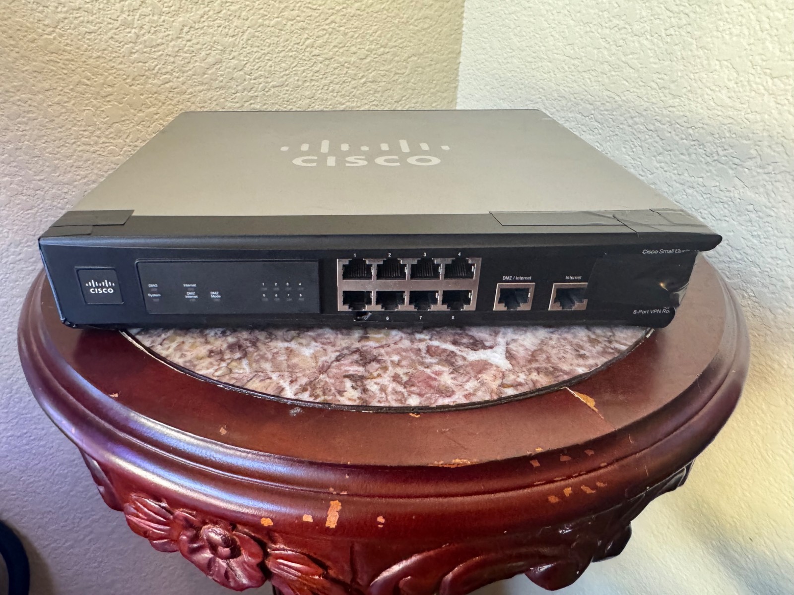CISCO RV082 V03 8-Port VPN Router 100mbps