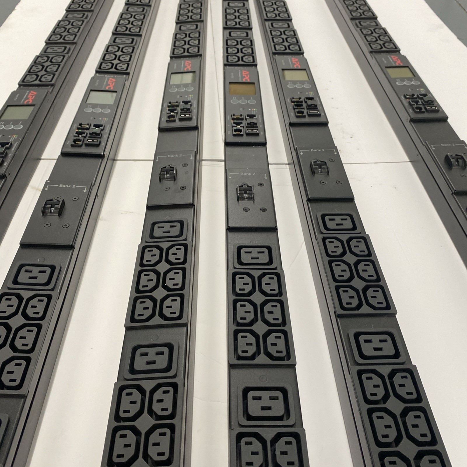 LOT OF 6  APC AP8841 200/208V 30A Metered Rack PDU 42 Outlets 36x C13 6xC19