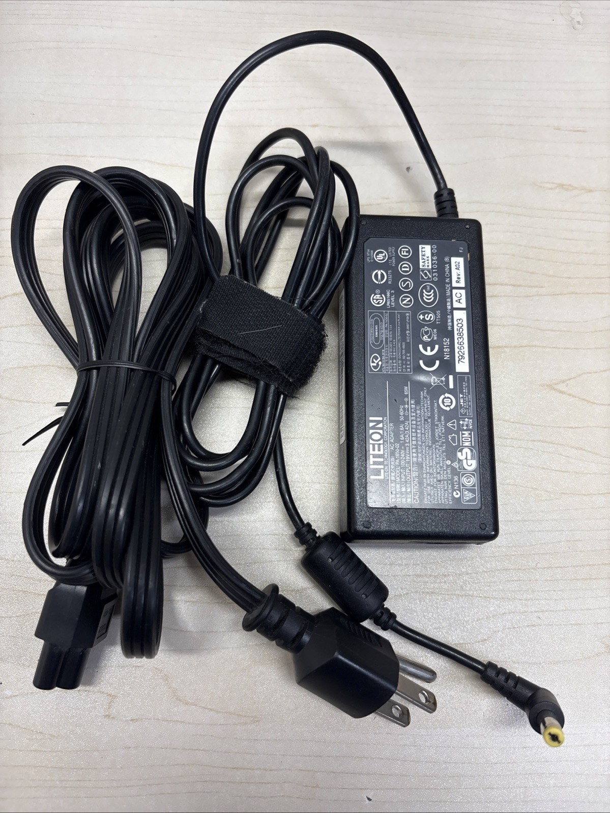 Genuine 65W Liteon PA-1650-02 PA-1700-02 Adapter Charger 19V 3.42A OEM