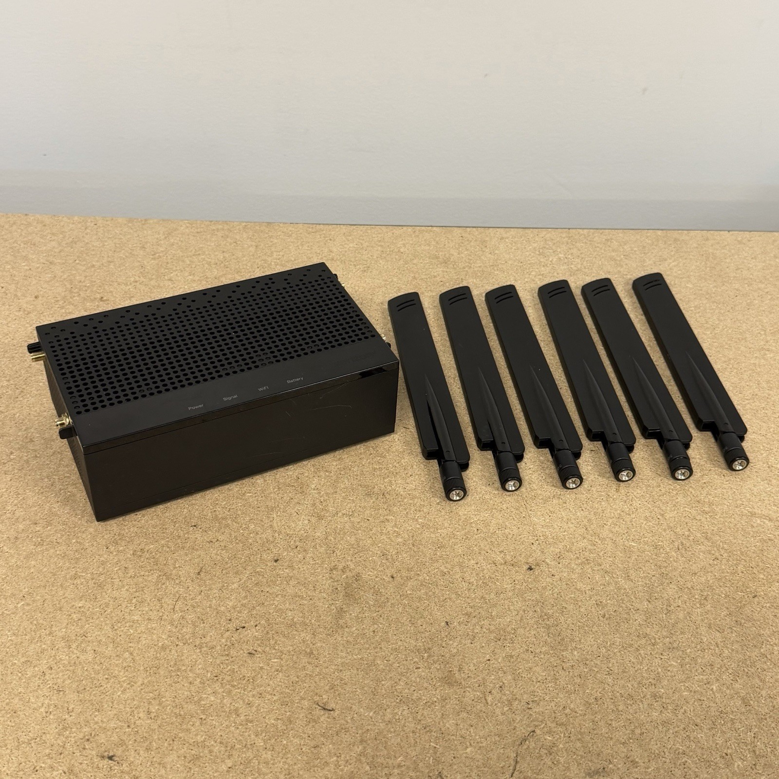 Verizon | XC46BE | 5G/4G LTE Business Internet Gateway | NO Pwr Supply