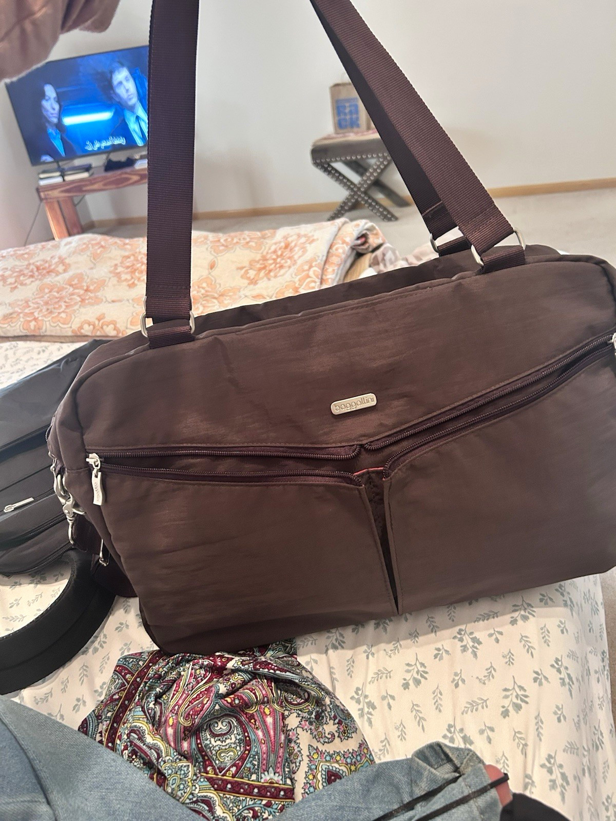 Baggallini Nylon weekender Tote Bag Brown/Red 