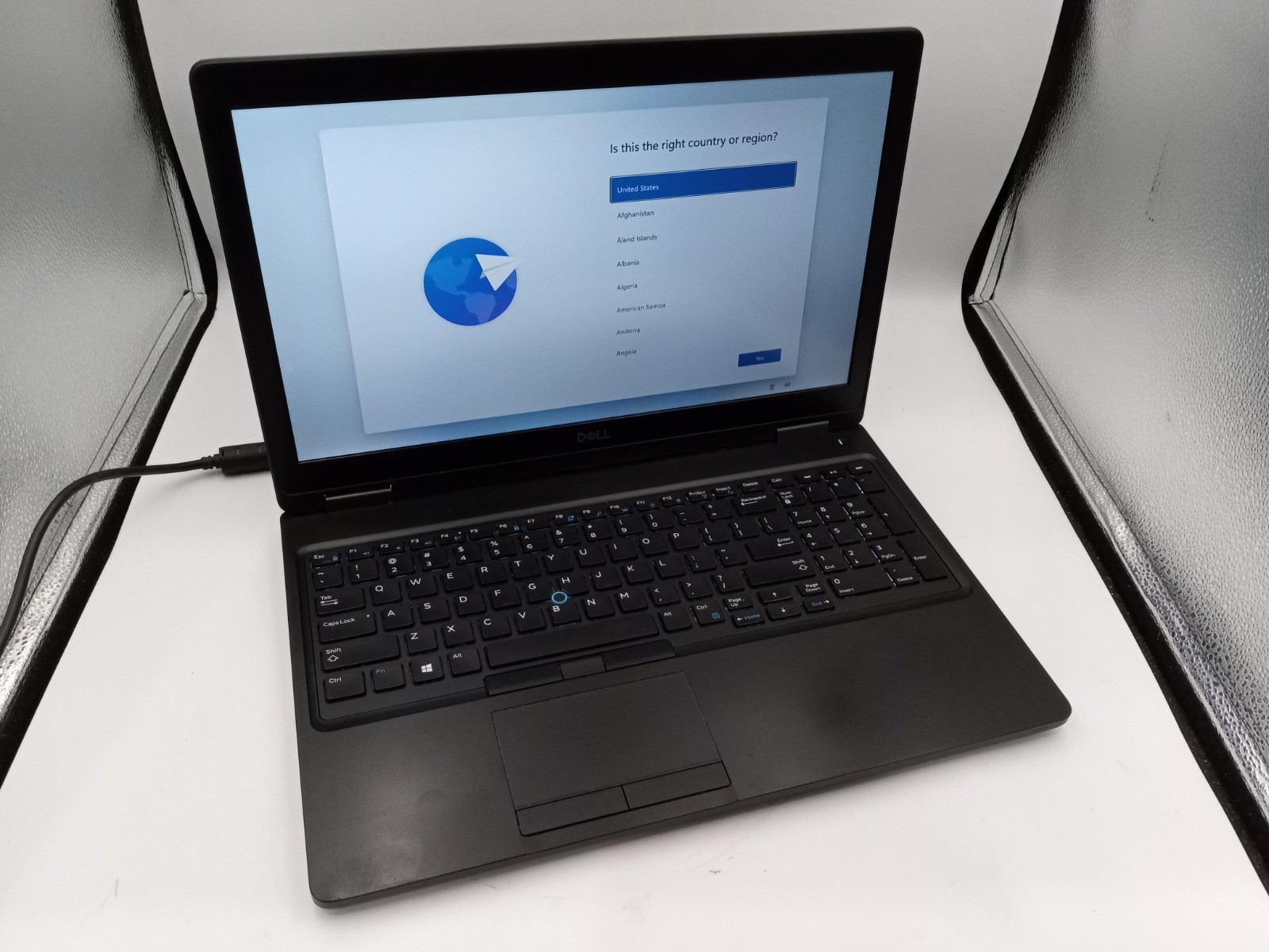 Dell Latitude 5590 15" Intel i5-8250U 4GB 128GB Windows 11 -NO BATTERY -READ -RR