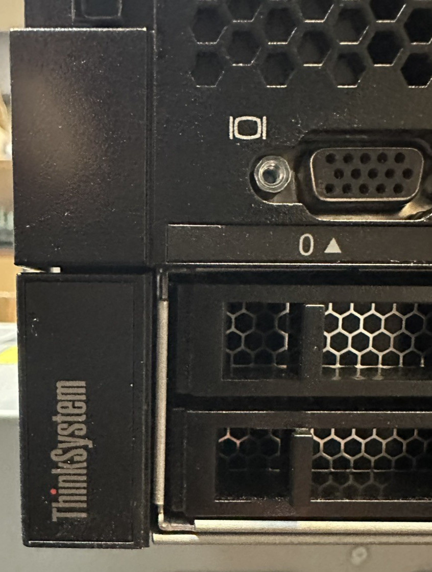 Lenovo ThinkSystem SR950 Server 4x Xeon 6242 64C 512GB DDR4 RAM 2933 4x PSU Raid