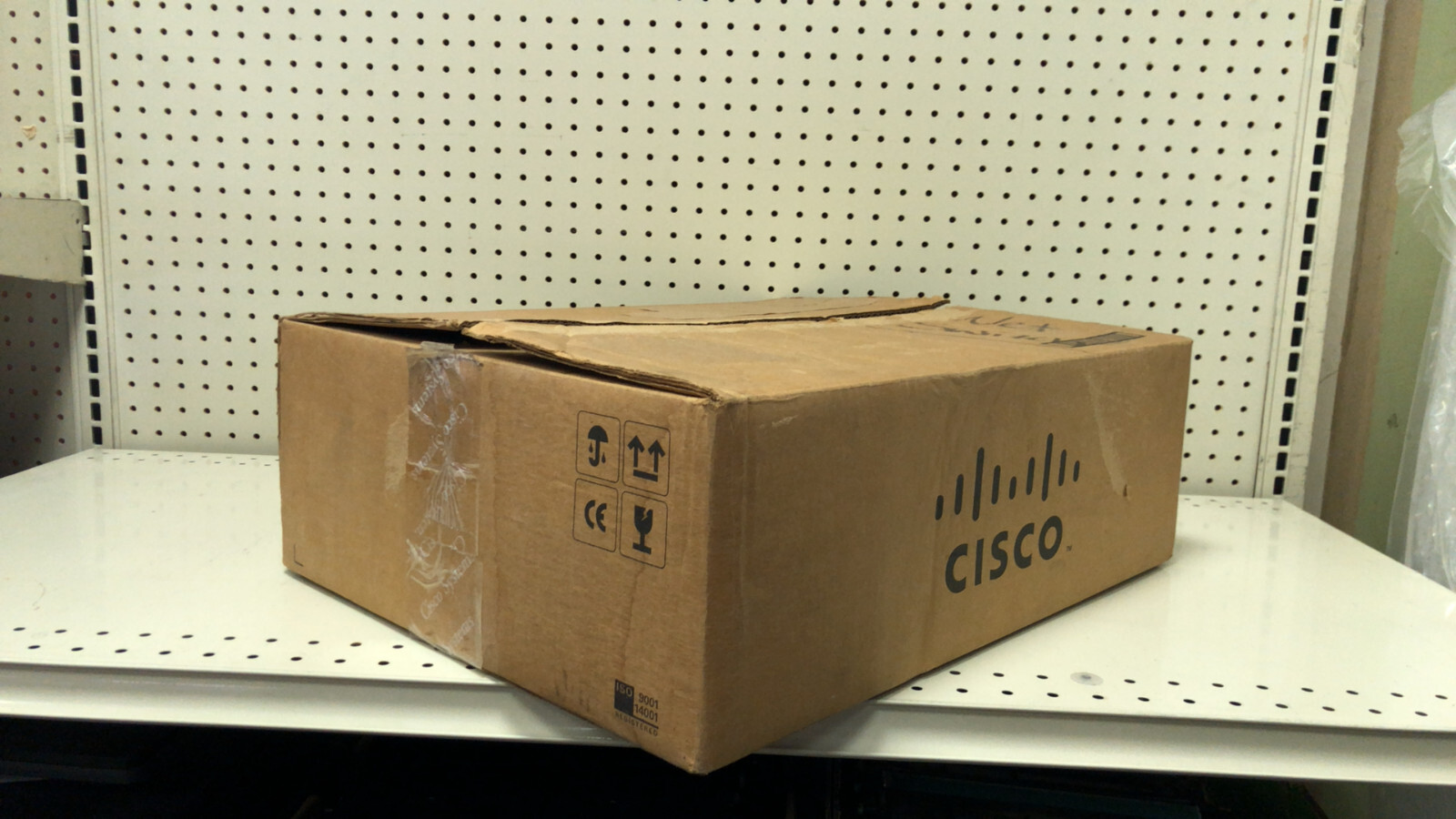 NEW CISCO2951-SEC/K9 3-Port Gigabit Security Router Security CISCO 2951-SEC NOB