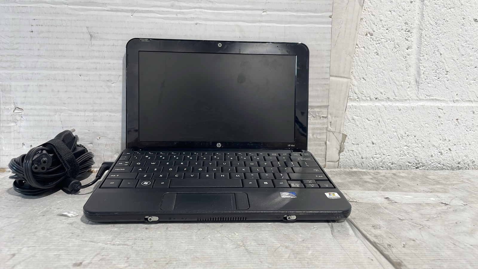 HP Mini 110 1125NR Intel Atom N270 1st Gen 1.60GHz 10.1" Netbook w/ AC Adapter