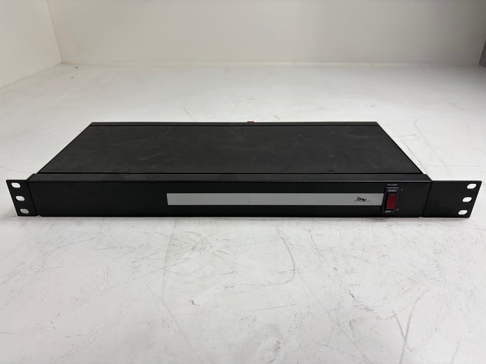 Middle Atlantic PD-DC-300-24V 300W DC Power Distribution 24V Rackmount