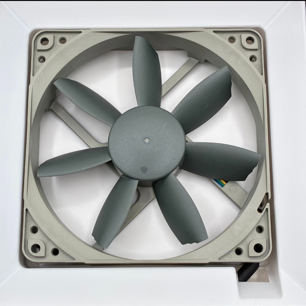 Noctua 25348 NF-P12 Redux-1700 PWM 4-pin Computer Case Fan