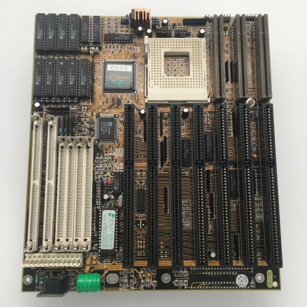 Socket 3 motherboard - soyo sy-25 r - vesa - 3x vlb, 7x isa - tested