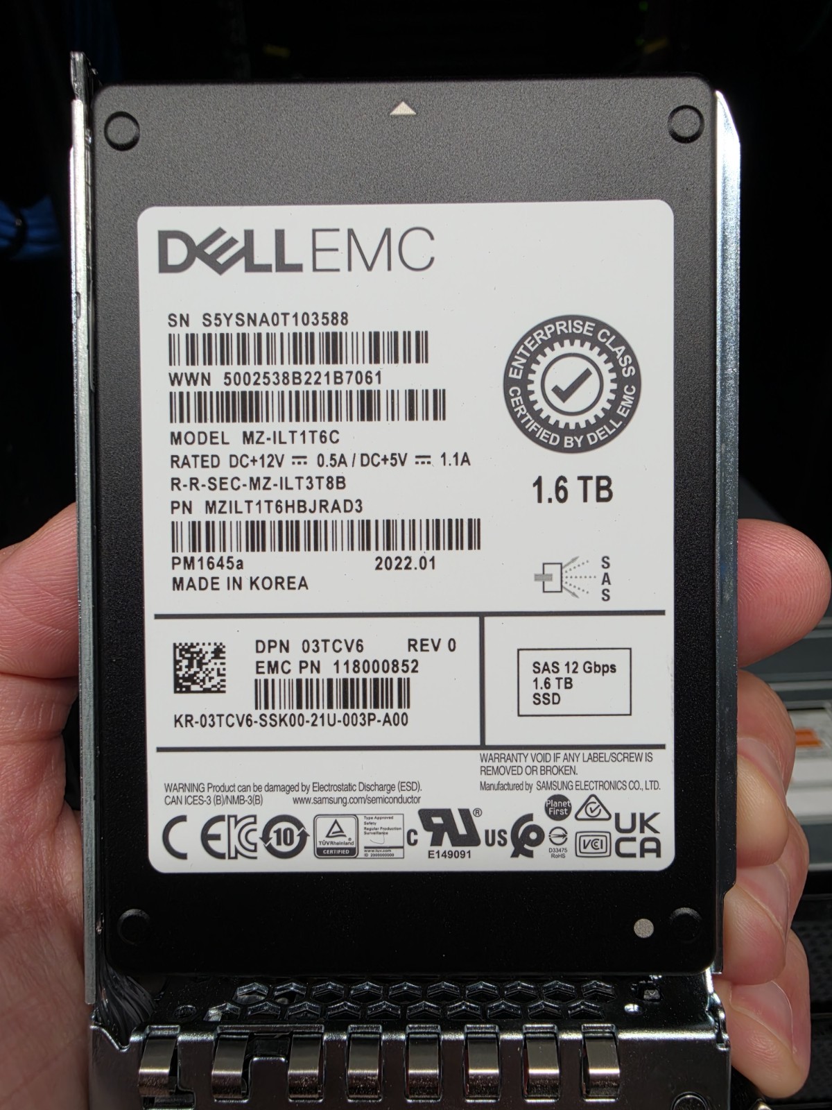 Dell EMC Samsung 1.6TB 12Gb/s SAS SSD 03TCV6 PM1645a 2.5in MU PowerEdge Tray