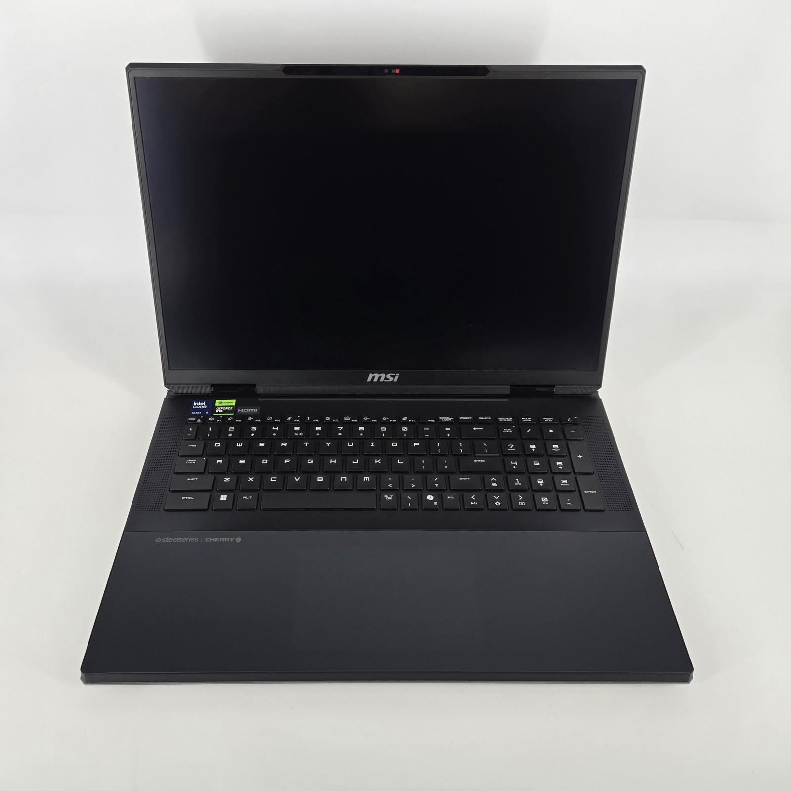 MSI Titan 18 HX AI 18 UHD+ 2.8 GHz Ultra 9 285HX 64GB 4TB SSD RTX 5090 Excellent