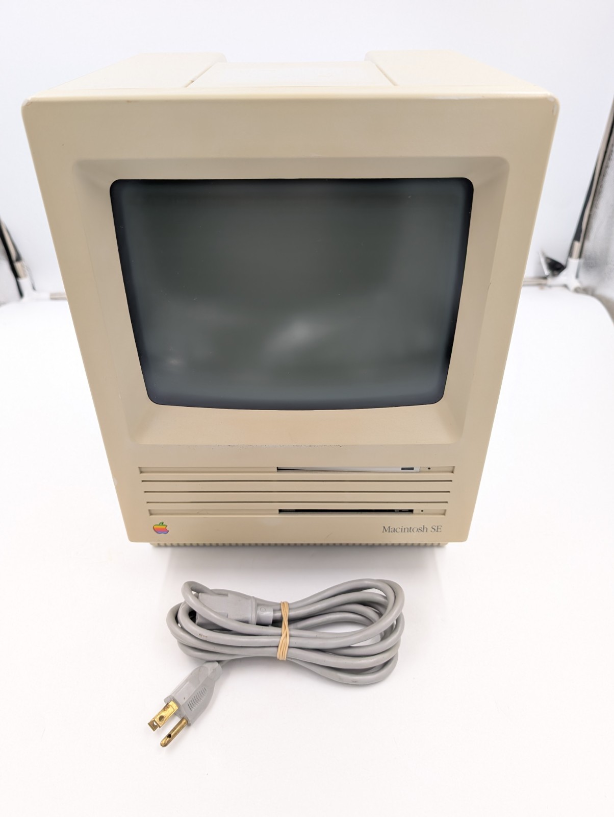 Working 32GB BlueSCSI 4MB RAM Macintosh SE Computer (260192)