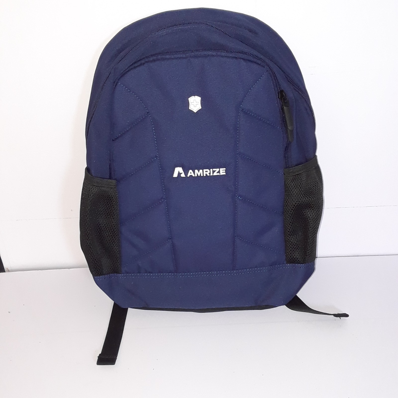 Victorinox Swiss Army Backpack Navy Blue AMRIZE Logo Travel Daypack 16in NWOT