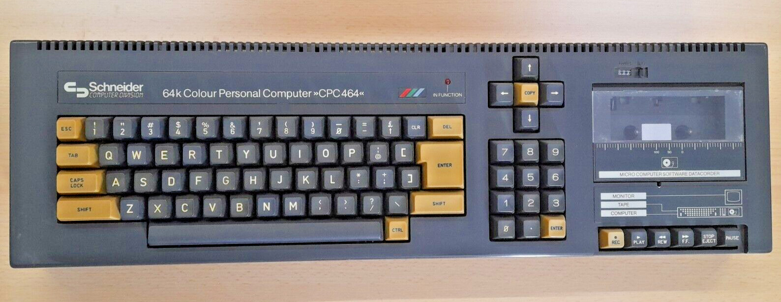 Schneider / Amstrad CPC464 - read the details please