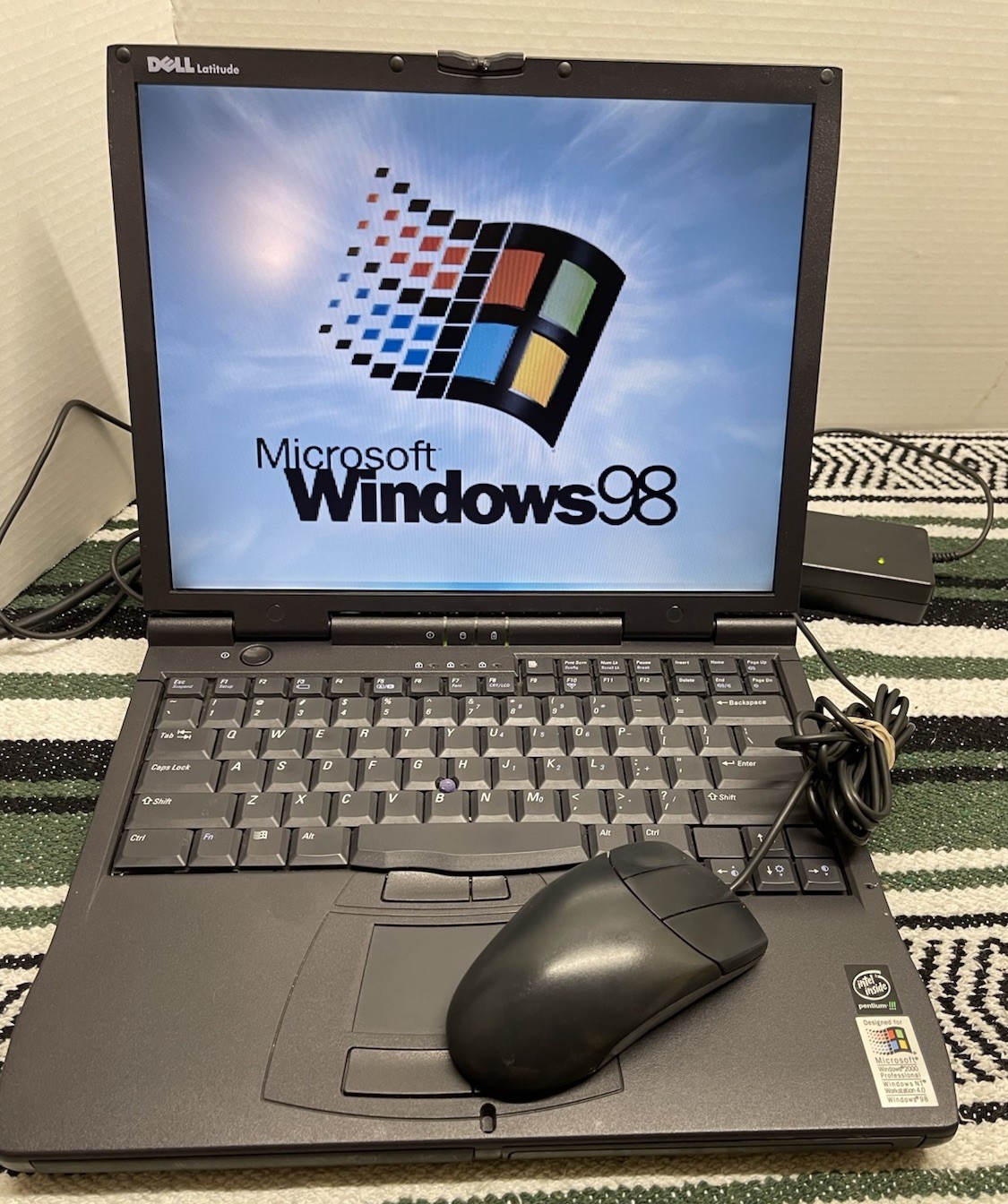Vintage Dell Latitude CPX  Pentium III Windows 98 DOS Compatible Laptop Serial