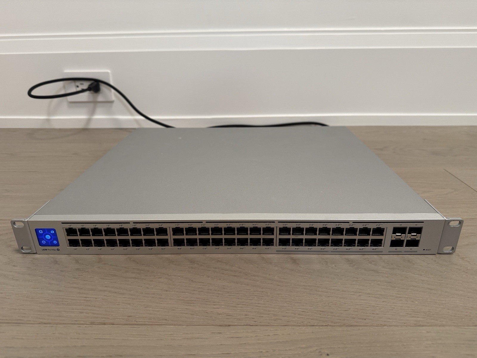 ***MINT*** Ubiquiti UniFi USW-PRO-MAX-48-POE