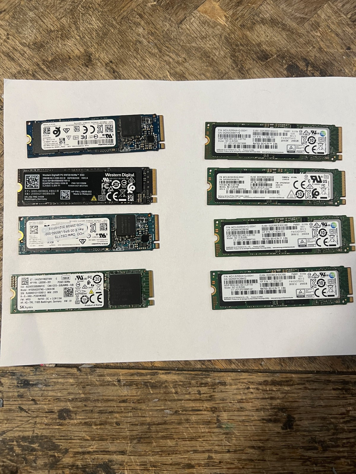 LOT OF 8 SAMSUNG(4), SK HYNIX(1 ,WD(1), KIO(2)) 256GB M.2 2280 NVMe  SSD M.2