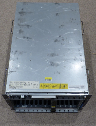 IBM 8677 BLADECENTER CHASIS W/8 HS21 BLADES & W/6 HS12 BLADES