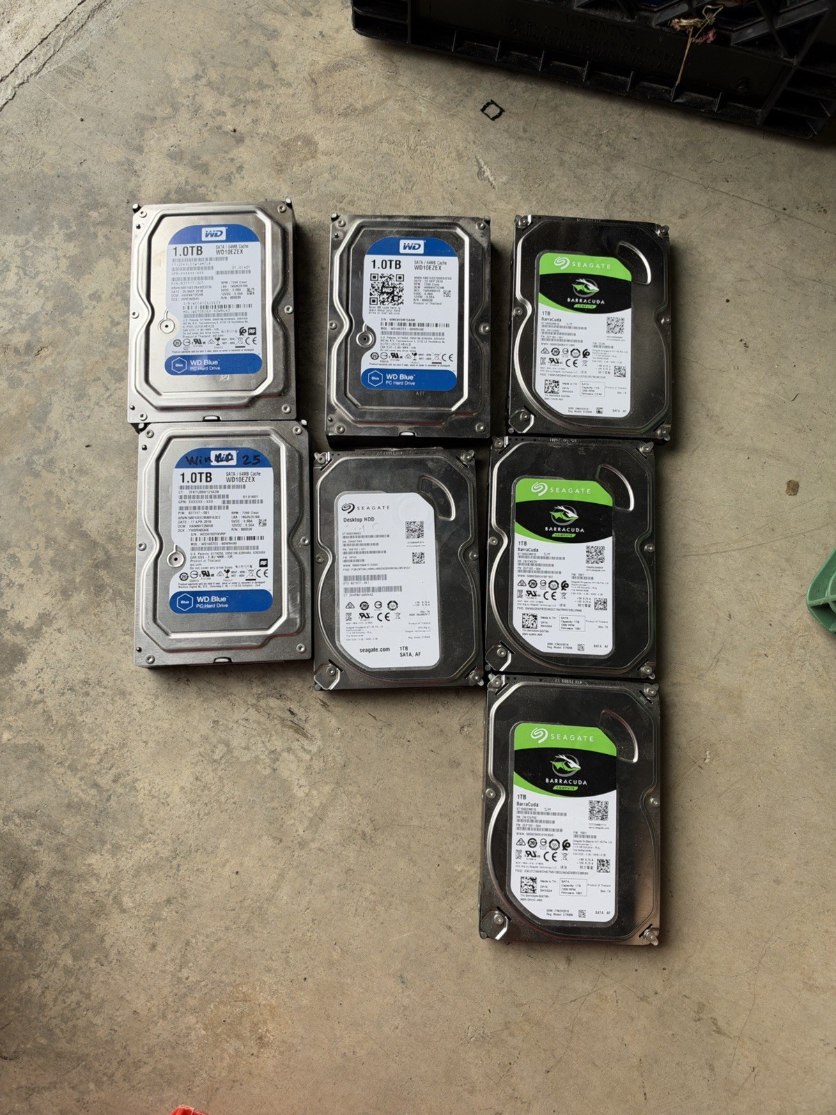 Lot of 7 1TB SATA 3.5” HDD Western Digital Blue & Seagate Barracuda Used