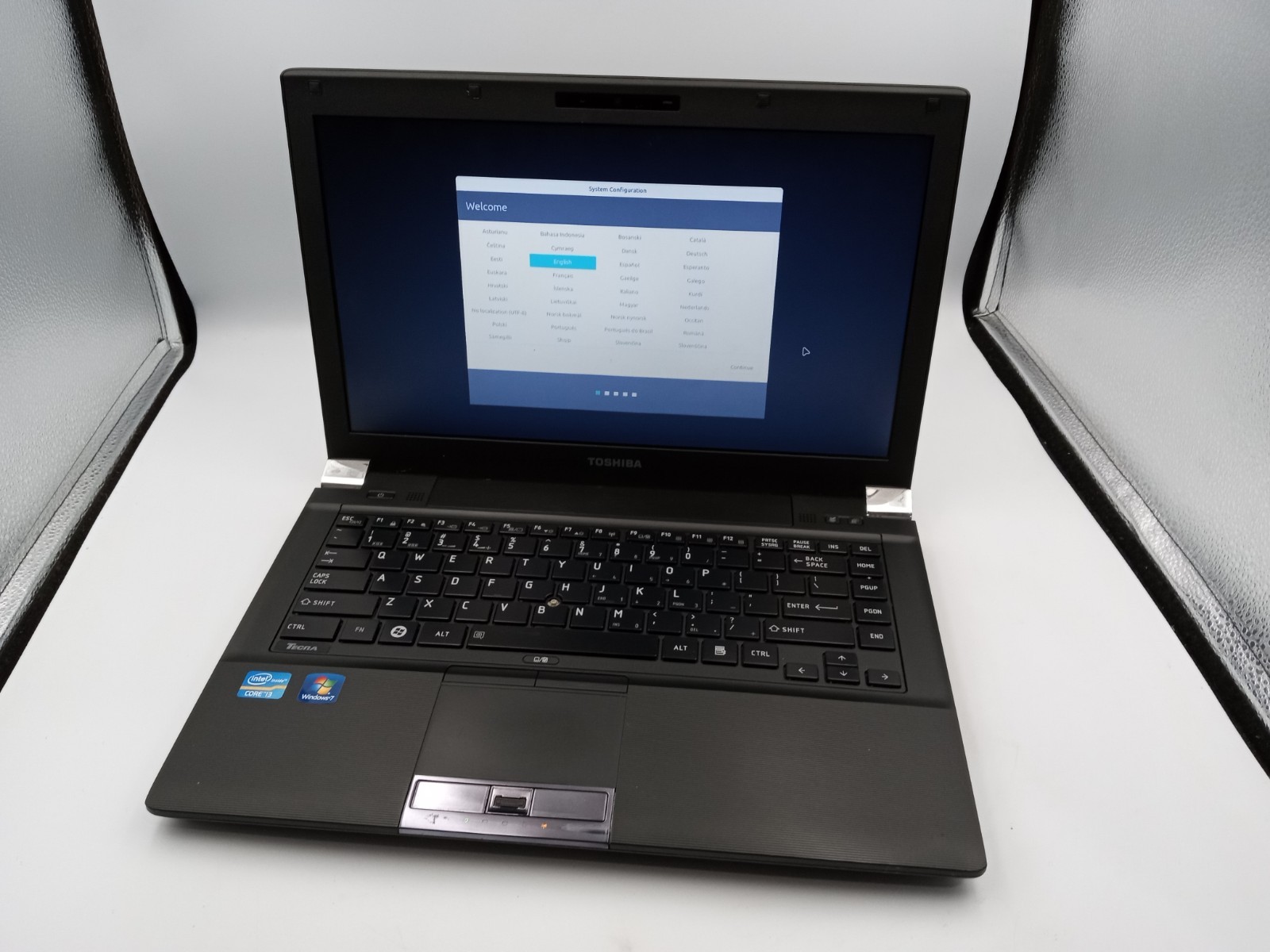 Toshiba Tecra R480 14" Laptop Intel i3-2310M 4GB RAM 250GB HDD Linux Mint -RR