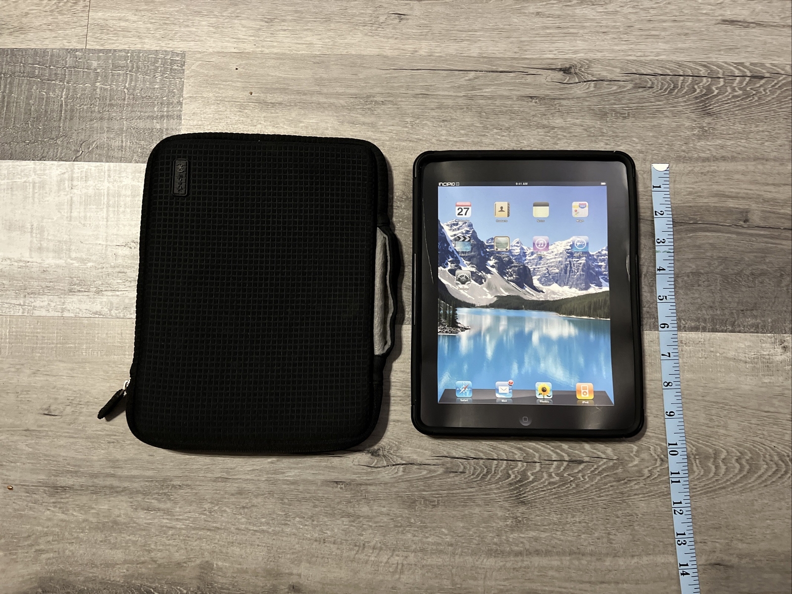Incipio iPad 1st Gen Silicone And Hard Shell Case Black And Speck Carrying Bag